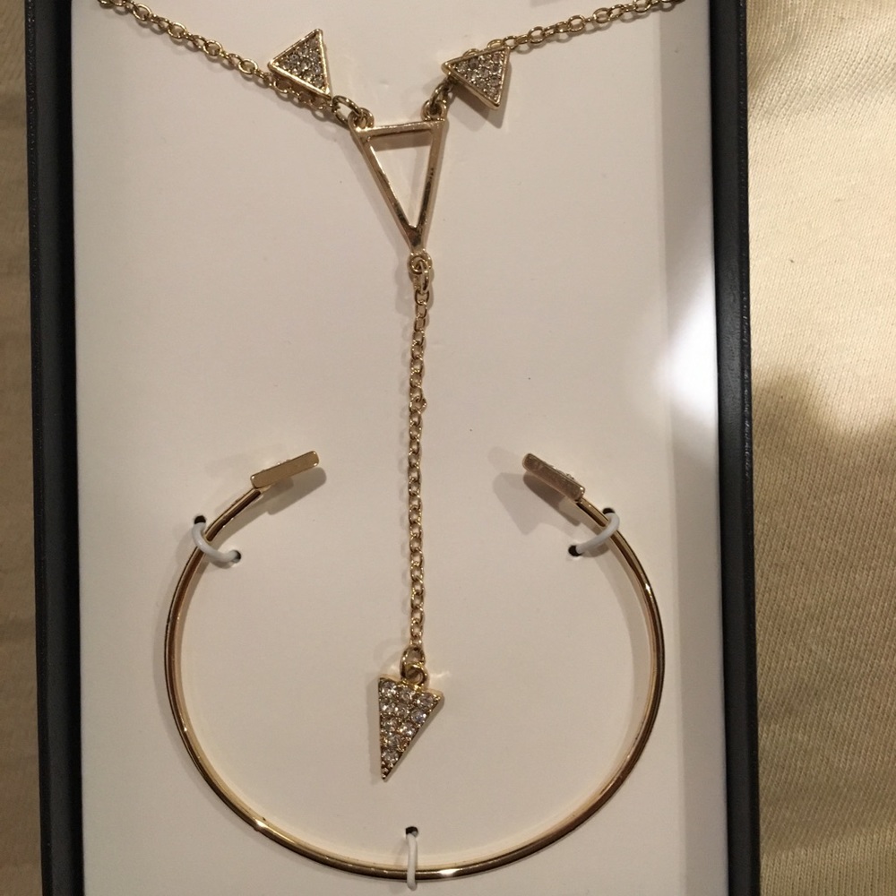 Three set jewelry set